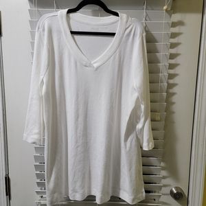 Chicos cream vneck top, 2x NWOT